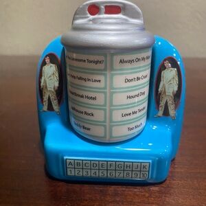 Collectable,Elvis Presley Ceramic Old School Jukebox, Salt and Pepper Shaker Set